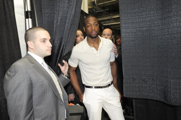 与压并不冲 与压并不冲